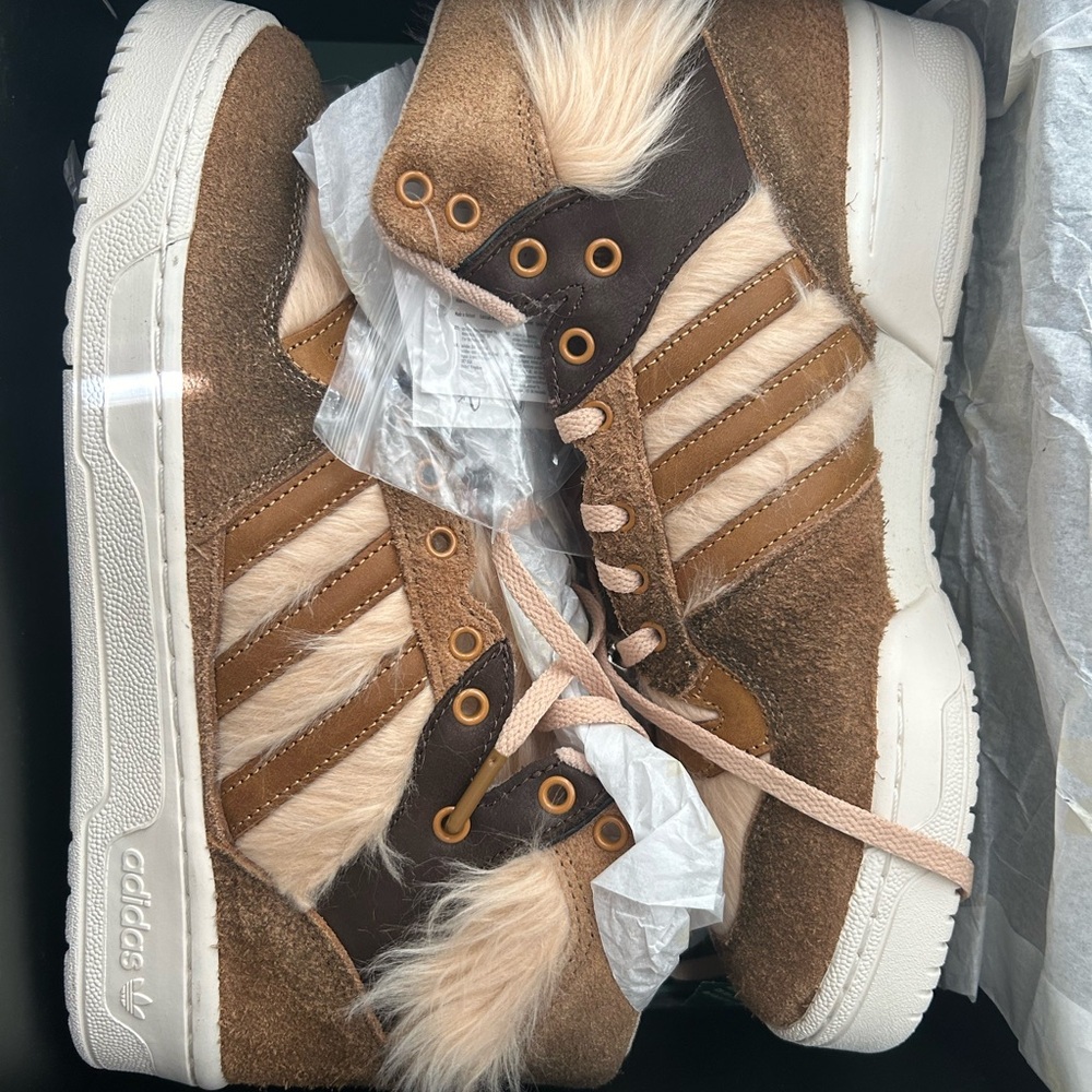 NWT Adidas Rivalry Hi Star Wars Chewbacca Brown FX9290 Fashion Shoes Sz 9